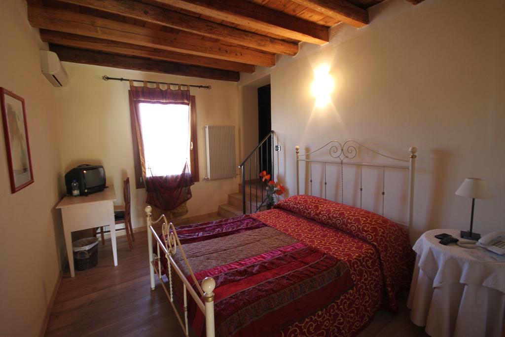 Villa Agriturismo Borgo Tecla Rosà Zimmer foto